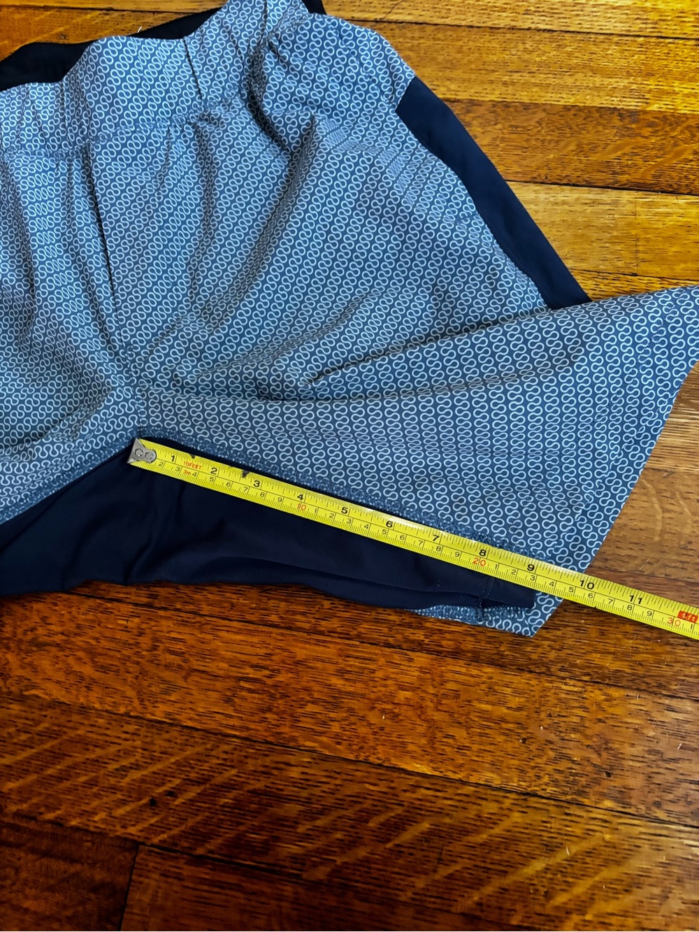 Lululemon T.H.E. Shorts with Liner 9” - Picture 4 of 8